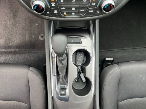 Used 2022 Chevrolet Malibu LT FWD image 25