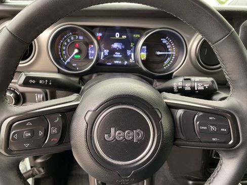Used 2023 Jeep Wrangler Unlimited w/ Sun & Screen Package AWD/4WD image 22