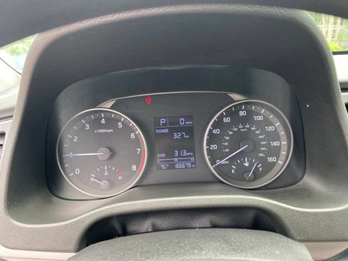 Used 2017 Hyundai Elantra SE FWD image 11