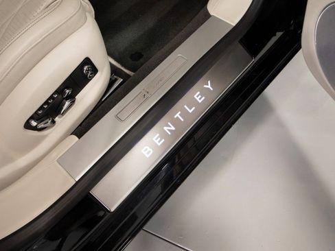 Used 2023 Bentley Flying Spur Azure image 51