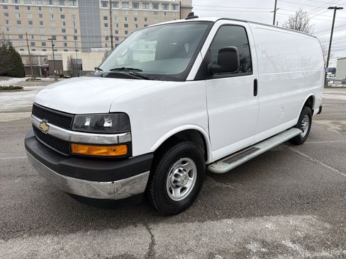 Used 2024 Chevrolet Express 2500 w/ Driver Convenience Package image 4