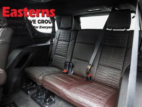 Used 2024 Cadillac Escalade Sport Platinum w/ LPO, ONYX Package image 29