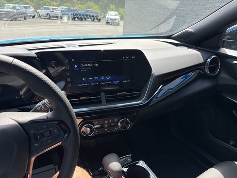 New 2025 Chevrolet Trax RS w/ Driver Confidence Package image 24