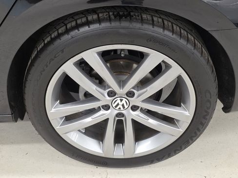 Used 2017 Volkswagen Passat 1.8T R-Line w/ R-Line Lighting Package image 55