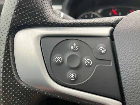 Used 2023 GMC Acadia SLE w/ Driver Convenience Package FWD image 23