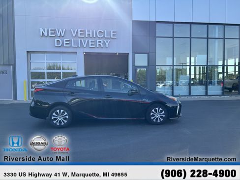 Used 2022 Toyota Prius XLE AWD/4WD image 10