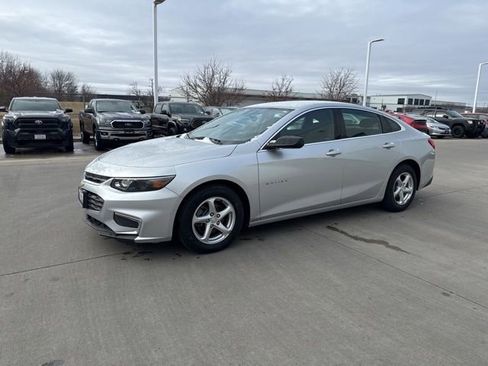 Used 2016 Chevrolet Malibu LS image 2
