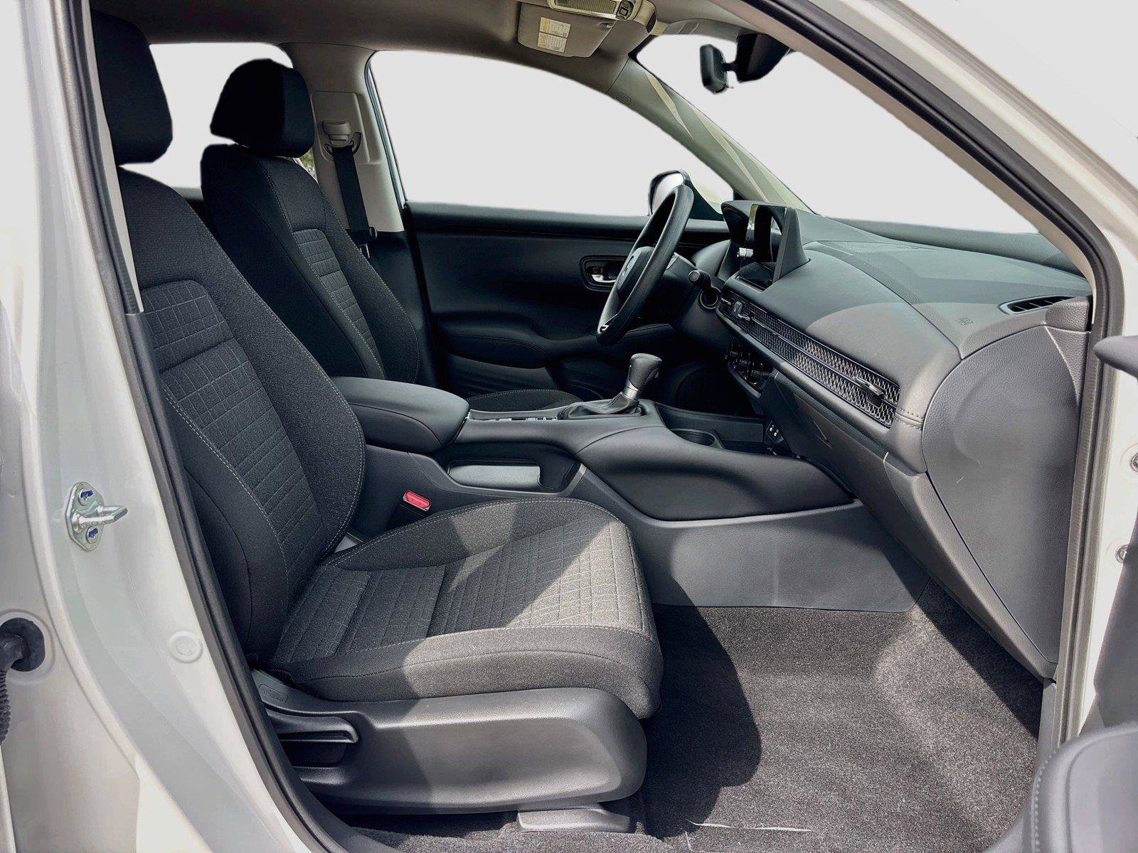 Certified 2027 Honda HR-V LX image 29