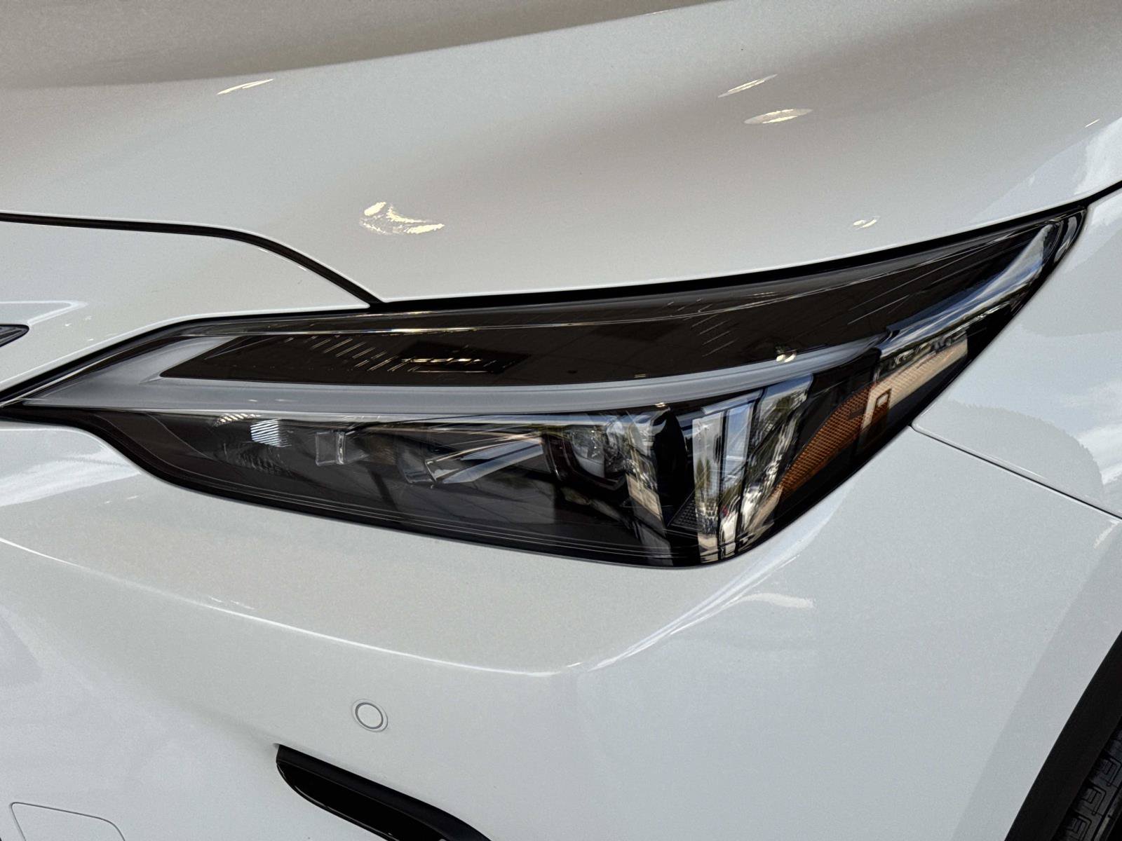 Used 2026 Lexus NX 350h FWD w/ Accessory Package (2T) image 16