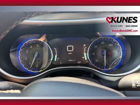 Used 2024 Chrysler Pacifica Touring-L FWD image 14
