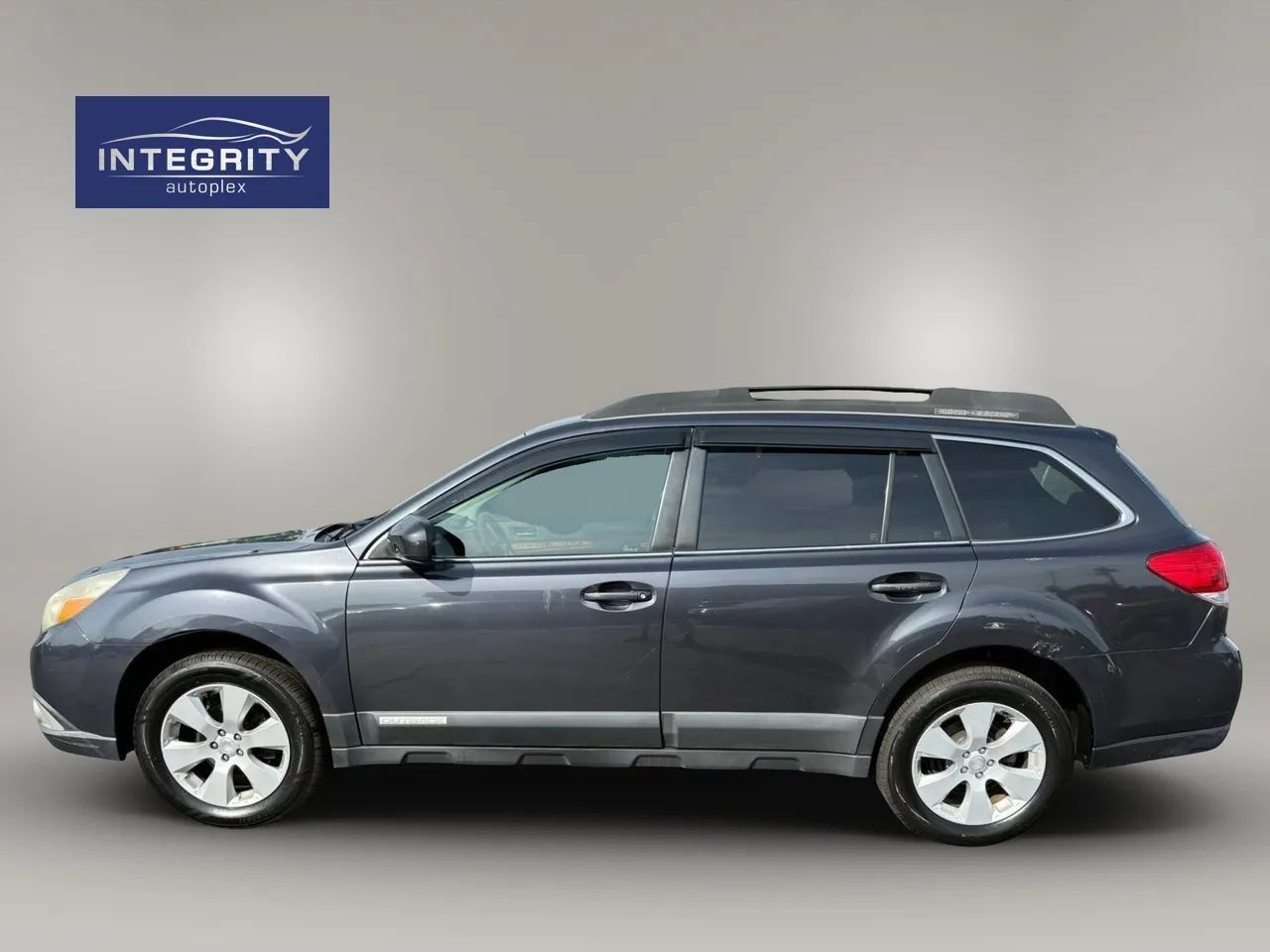 Used 2011 Subaru Outback 2.5i Limited AWD/4WD image 2