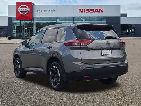 Used 2024 Nissan Rogue SV w/ SV Premium Package FWD image 5