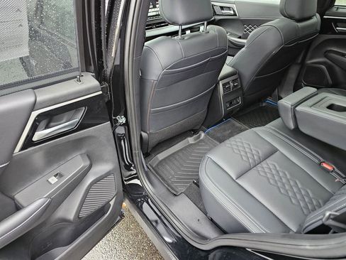 Used 2025 Mitsubishi Outlander SEL Black Edition image 9