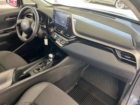 Used 2020 Toyota C-HR LE FWD image 20