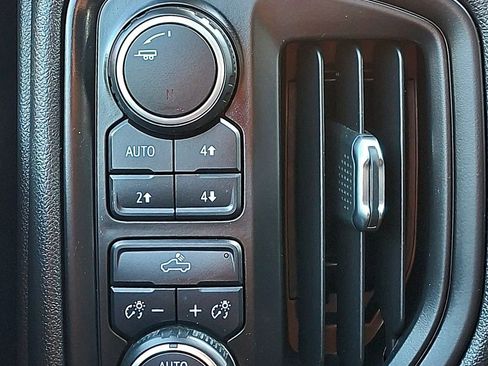 Used 2019 Chevrolet Silverado 1500 Custom Trail Boss w/ Custom Convenience Package AWD/4WD image 21