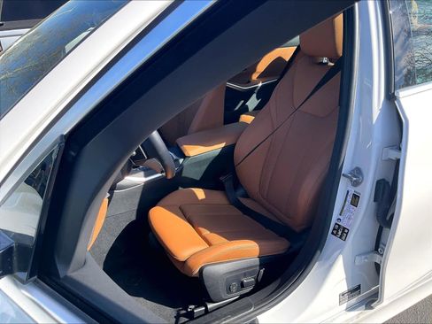 Used 2024 BMW 330i xDrive Sedan w/ Premium Package image 26