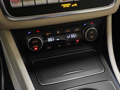 Used 2018 Mercedes-Benz GLA 250 4MATIC image 35