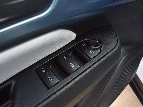 Used 2026 Chevrolet Equinox EV LT image 13