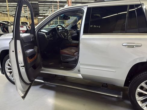 Used 2019 Chevrolet Tahoe Premier w/ Premier Plus Edition image 13