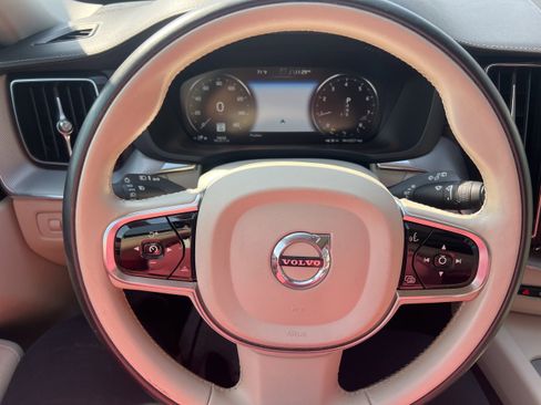 Used 2019 Volvo XC60 T6 Inscription image 16