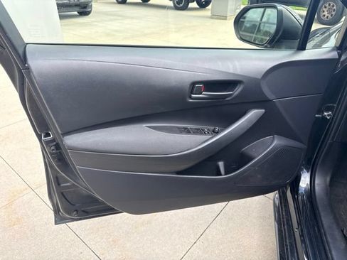 Used 2022 Toyota Corolla LE FWD image 13