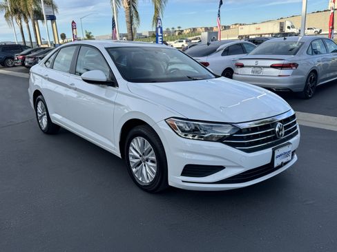 Used 2020 Volkswagen Jetta S image 2