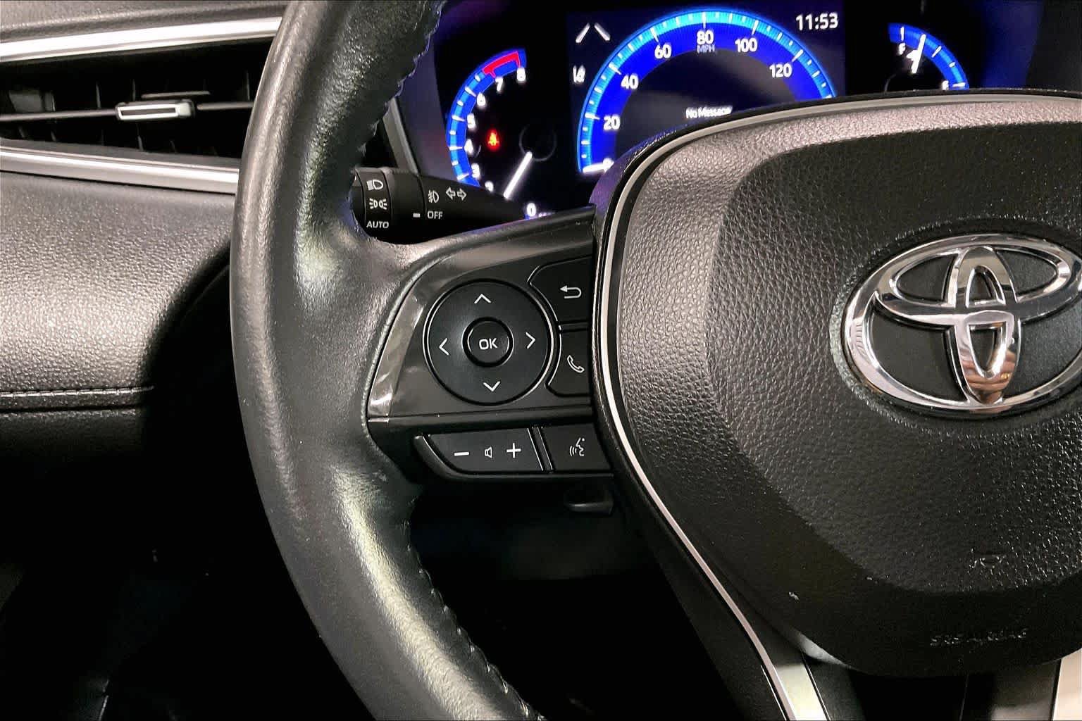Used 2022 Toyota Corolla Cross XLE w/ Convenience Package AWD/4WD image 24