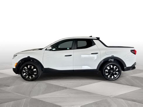 Used 2025 Hyundai Santa Cruz SE FWD image 5