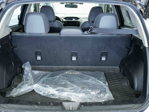 Used 2022 Subaru Crosstrek 2.5i Sport w/ Moonroof Package image 9