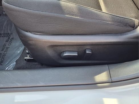 Used 2025 Nissan Altima 2.5 SV FWD image 22