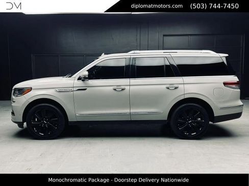 Used 2023 Lincoln Navigator Reserve RWD image 4