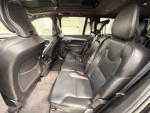 Used 2022 Volvo XC90 T5 Momentum w/ Climate Package AWD/4WD image 18