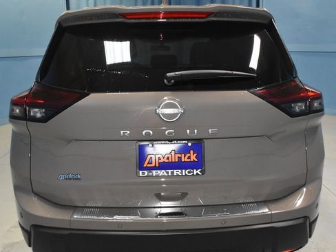 Certified 2025 Nissan Rogue SV w/ SV Premium Package FWD image 24