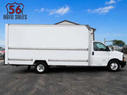 Used 2021 GMC Savana 3500 Extended w/ Power Convenience Package RWD image 1