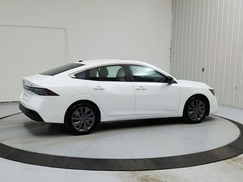 New 2026 Nissan Sentra SL w/ Floor Mat Package image 7