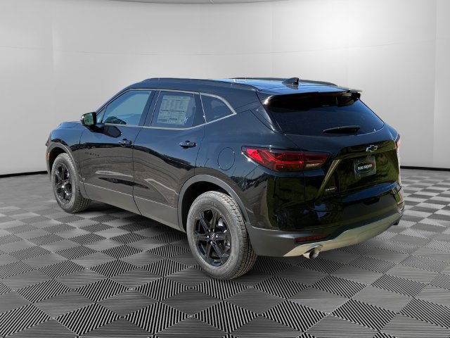 New 2026 Chevrolet Blazer LT w/ Sound & Technology Package AWD/4WD image 3