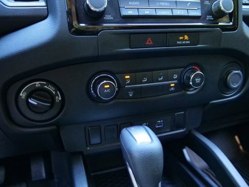 Used 2022 Nissan Frontier S w/ Technology Package AWD/4WD image 6