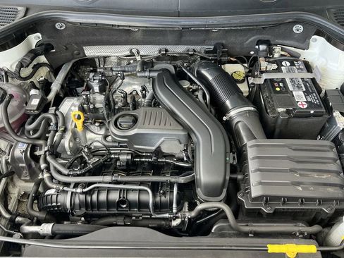 Certified 2022 Volkswagen Taos SE w/ Driver Assistance Package image 27