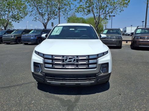 Certified 2025 Hyundai Santa Cruz SE image 2