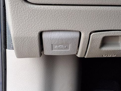 Used 2013 Toyota Corolla L FWD image 24