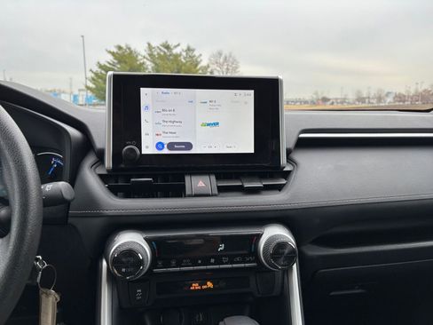 Used 2025 Toyota RAV4 LE image 18