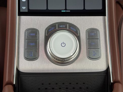 Used 2024 Genesis G90 3.5T image 45