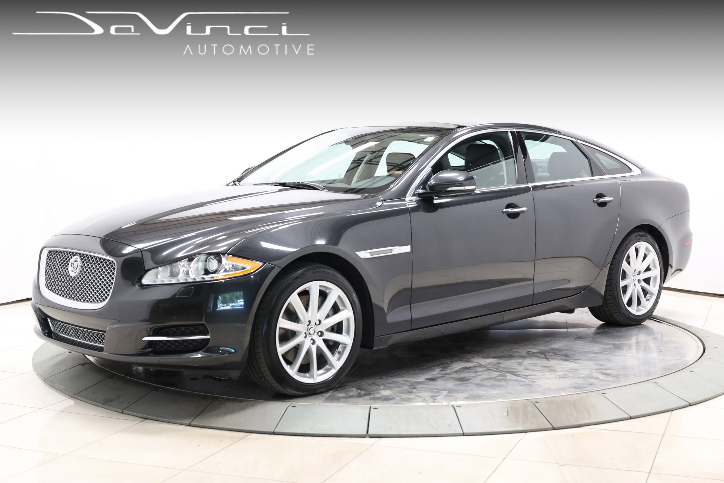 Used 2013 Jaguar XJ AWD image 1