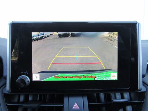 Used 2025 Toyota RAV4 LE image 8