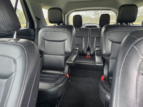 Used 2024 Ford Explorer Limited image 4