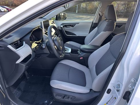 Certified 2024 Toyota RAV4 XLE image 16