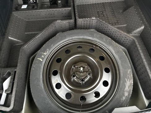 Used 2024 Ford Edge SEL image 25