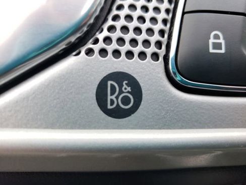 Used 2022 Ford Explorer Limited w/ Equipment Group 301A image 21