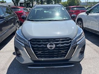 Used 2023 Nissan Kicks SR w/ SR Premium Package FWD video 3