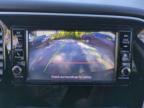 Used 2020 Mitsubishi Outlander ES image 14